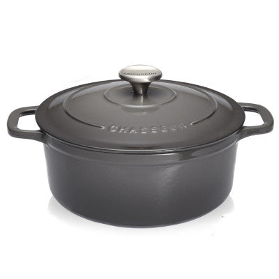 Chasseur Cast Iron Round Mini Casserole With Cover, Caviar With Black Inner Layer
